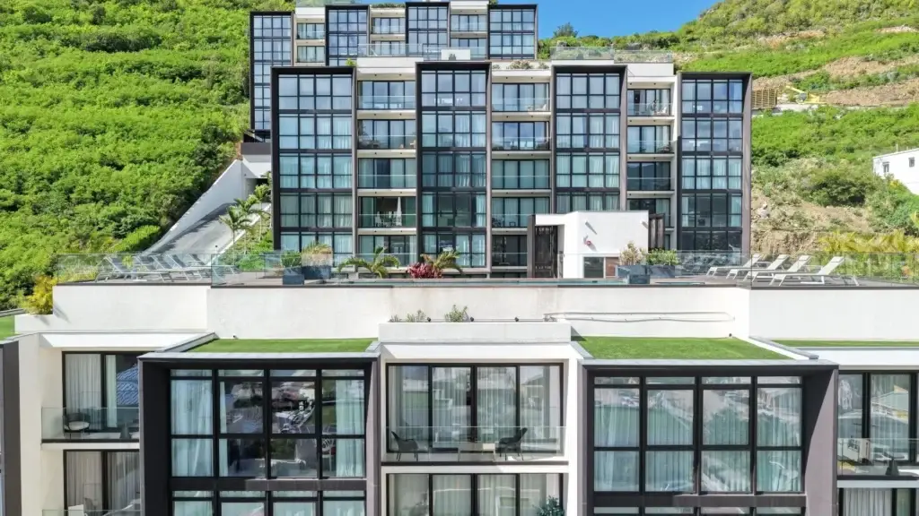 The Hills Residence - D448